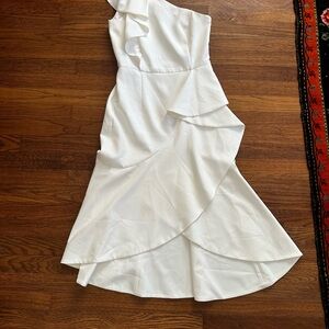 Vince Camuto White One-Shoulder Ruffle Dress
